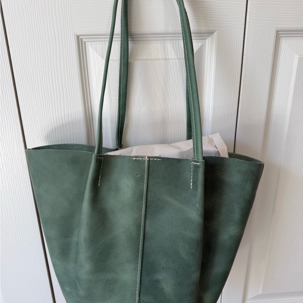 New Portland Leather Goods Large Cucumber Devan, C-Grade